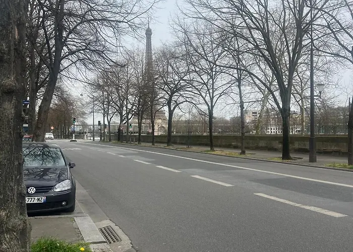 View Of Eiffel Tower 16th Arrondissement Trocadero With Terrasse * Paris