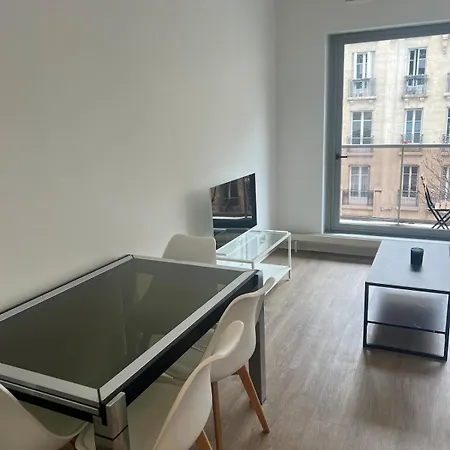 Апартаменты View Of Eiffel Tower 16th Arrondissement Trocadero With Terrasse Париж