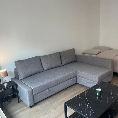 View Of Eiffel Tower 16th Arrondissement Trocadero With Terrasse *