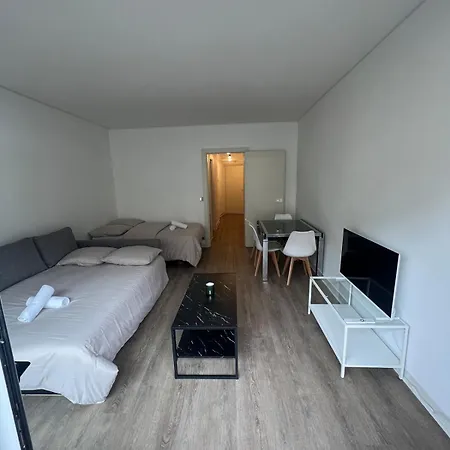 View Of Eiffel Tower 16th Arrondissement Trocadero With Terrasse