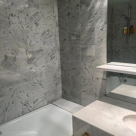 Апартаменты View Of Eiffel Tower 16th Arrondissement Trocadero With Terrasse *