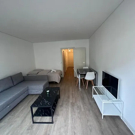 View Of Eiffel Tower 16th Arrondissement Trocadero With Terrasse *