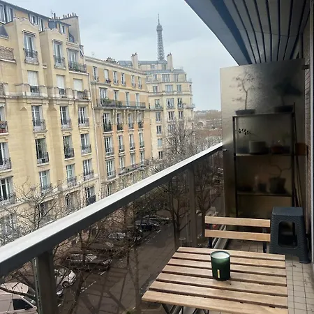 View Of Eiffel Tower 16th Arrondissement Trocadero With Terrasse Apartment *