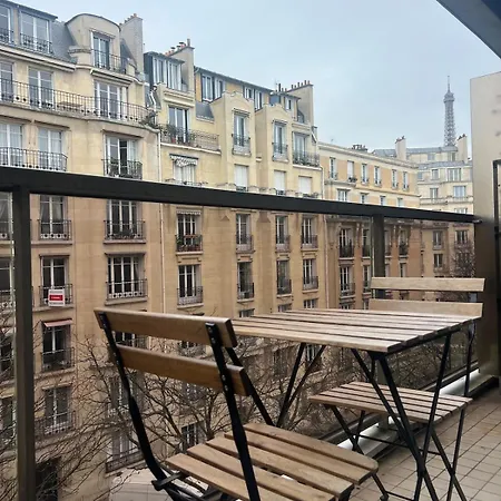 View Of Eiffel Tower 16th Arrondissement Trocadero With Terrasse Apartment *